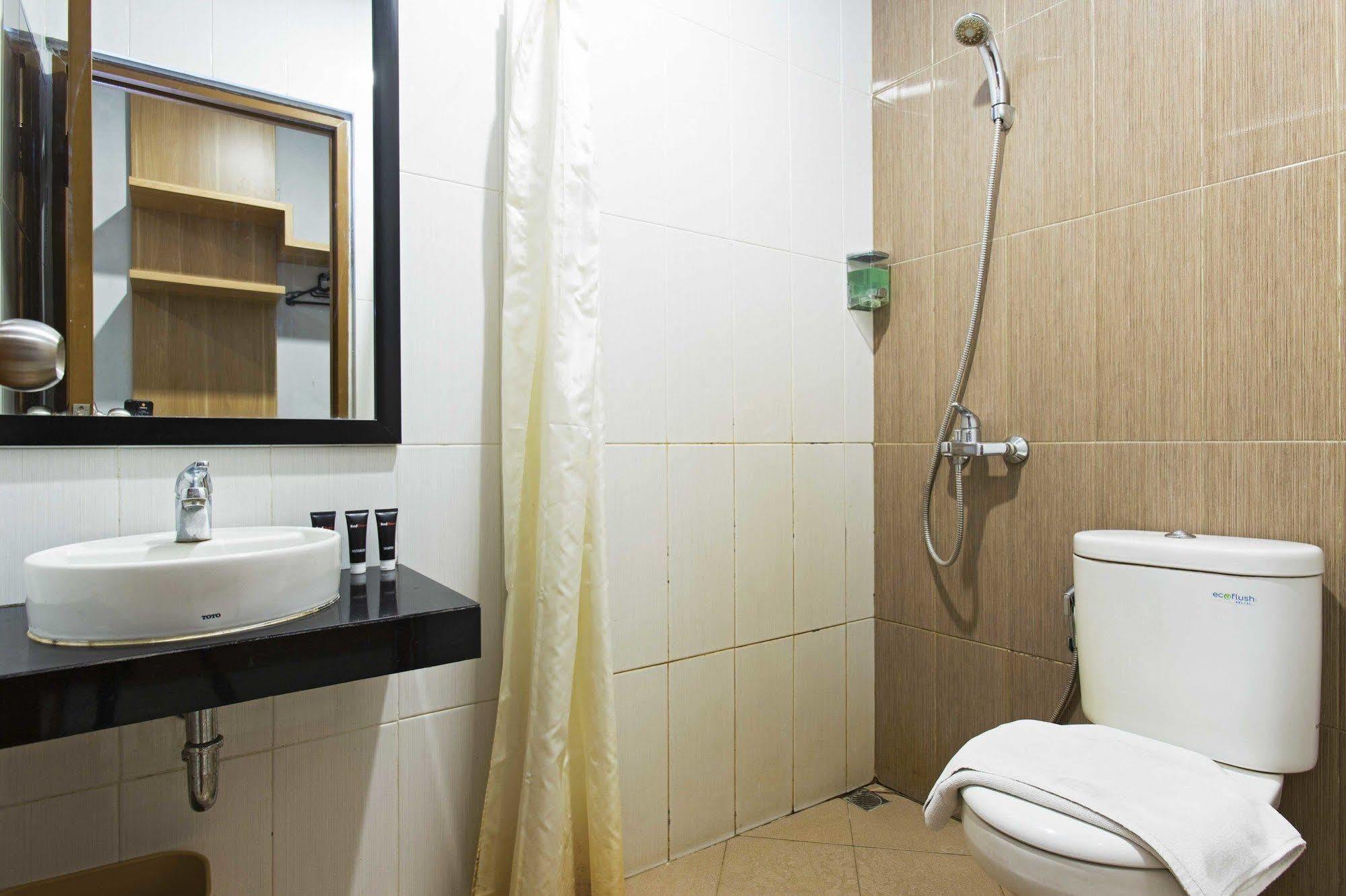 Reddoorz Near Itc Fatmawati Hotel Cilandak  Екстериор снимка